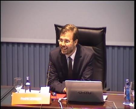 Fredrik L&ouml;whagen, avogado asociado Linklaters.